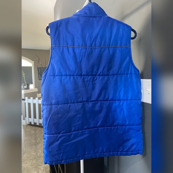 WORLD FAMOUS INSULATED VEST - Picture 3 of 3